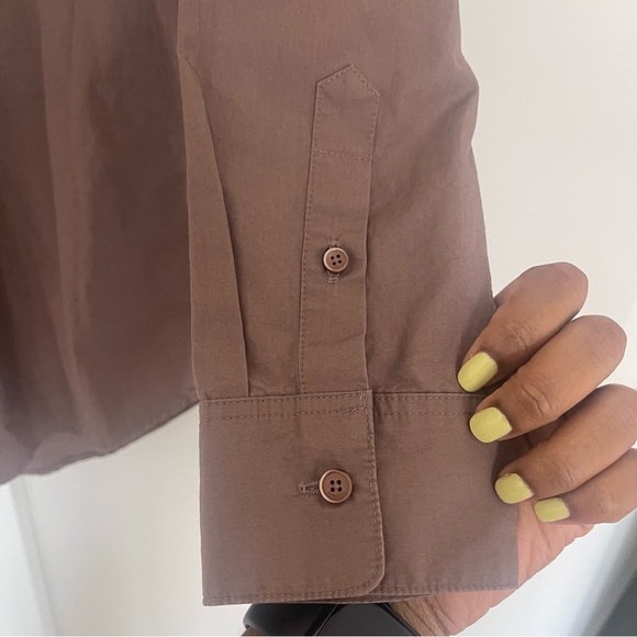 NWT Babaton Essential Classic Button Down Shirt Deep Taupe Size Small - Picture 4 of 7